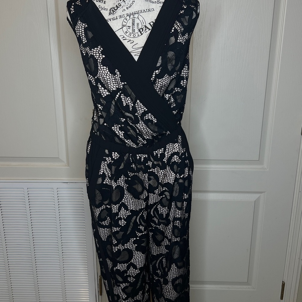 Cache Elegant Black Lace Outfit